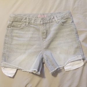 Girls cut off shorts